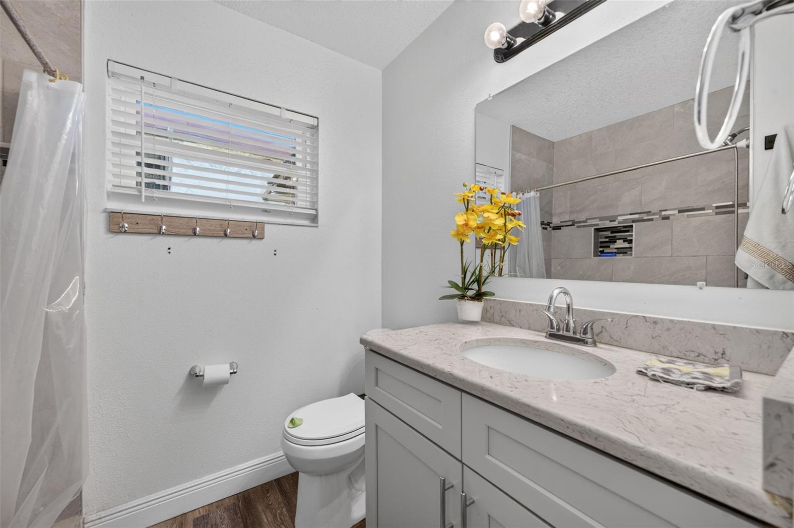 SKY LAKE OAK RIDGE SEC - Residential