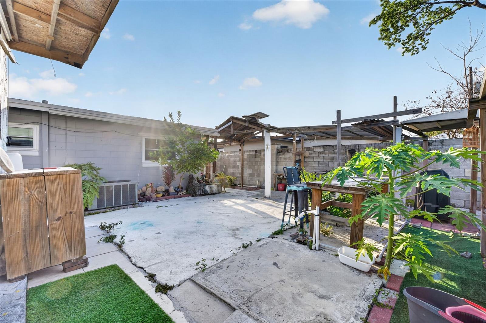 SKY LAKE OAK RIDGE SEC - Residential