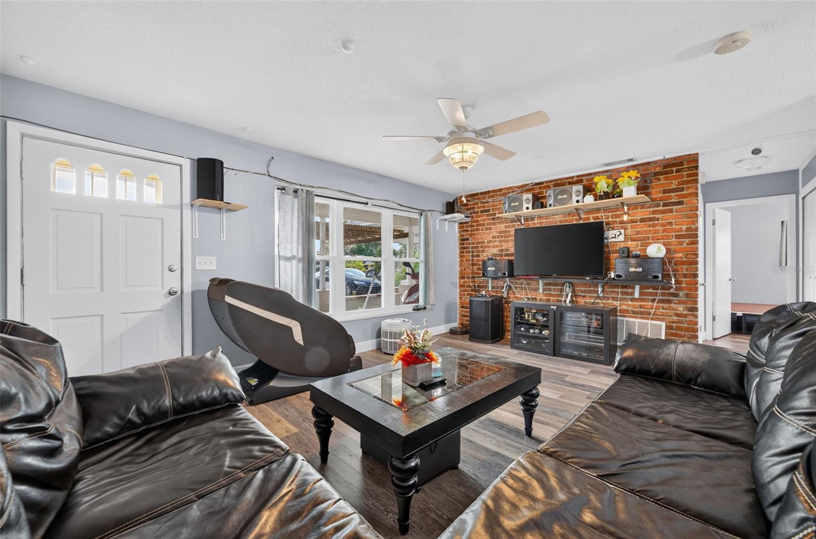 SKY LAKE OAK RIDGE SEC - Residential