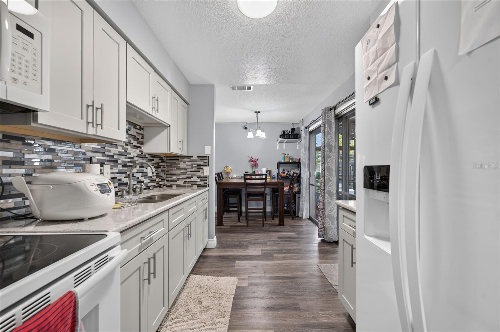 SKY LAKE OAK RIDGE SEC - Residential