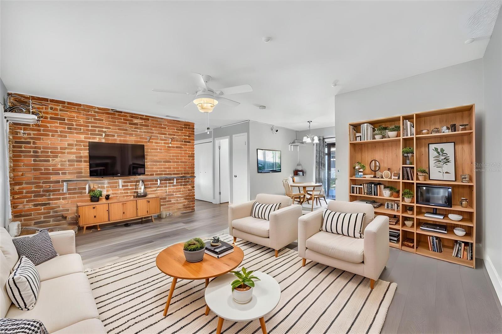 SKY LAKE OAK RIDGE SEC - Residential