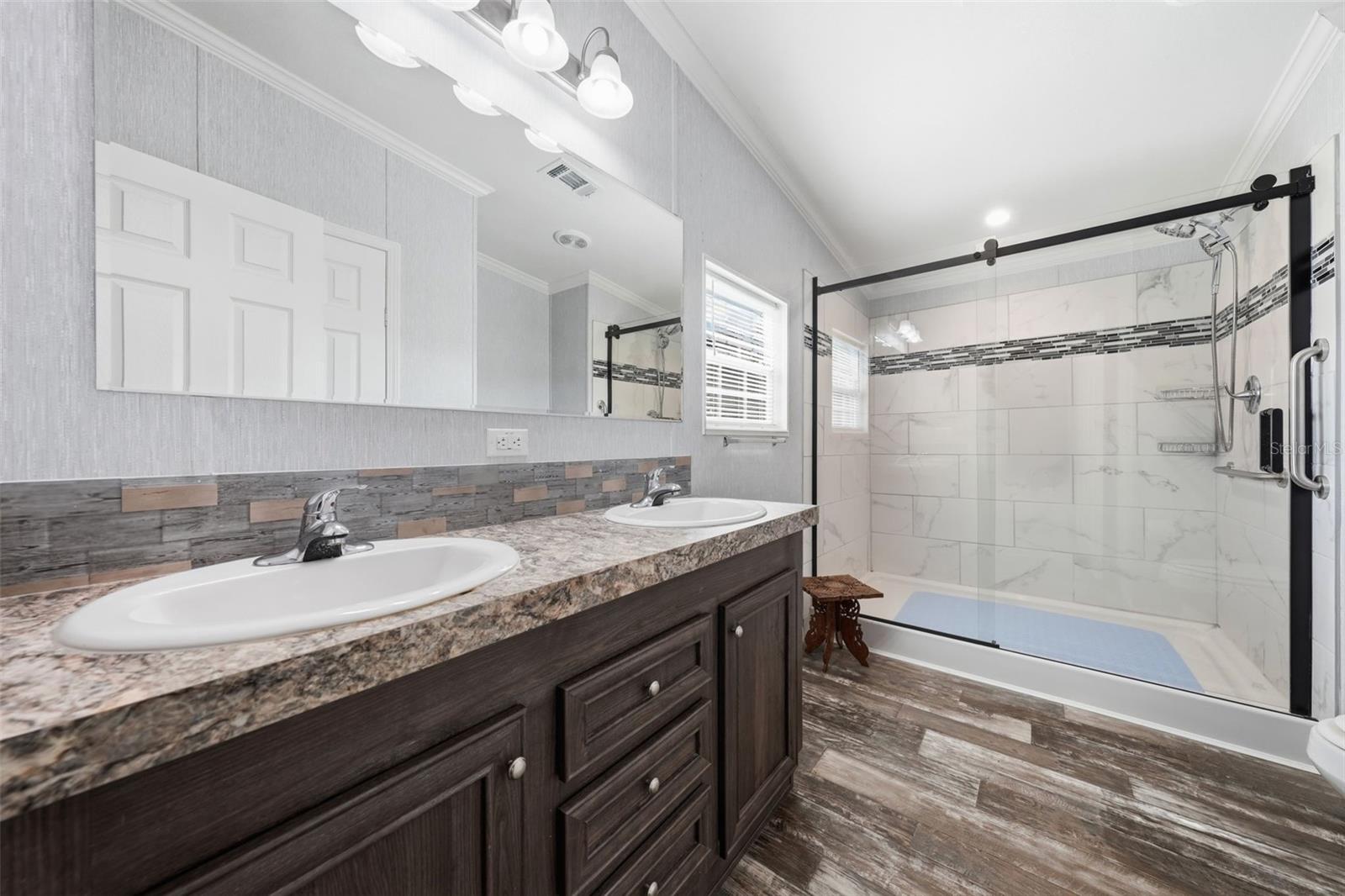 BELLEVIEW HILLS ESTATE - Residential