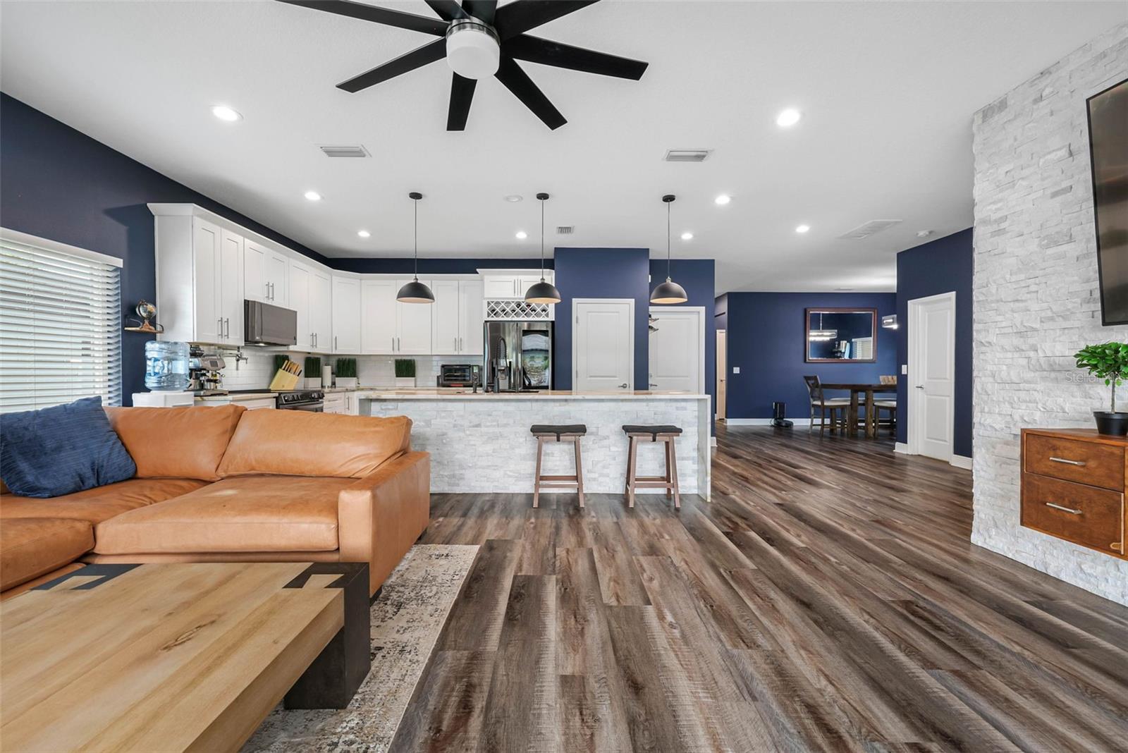 HAMNERS W E ALBIMAR - Residential