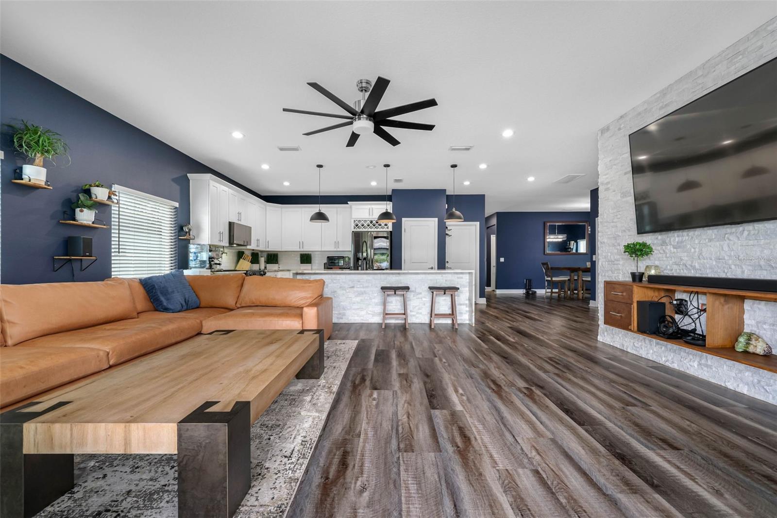 HAMNERS W E ALBIMAR - Residential