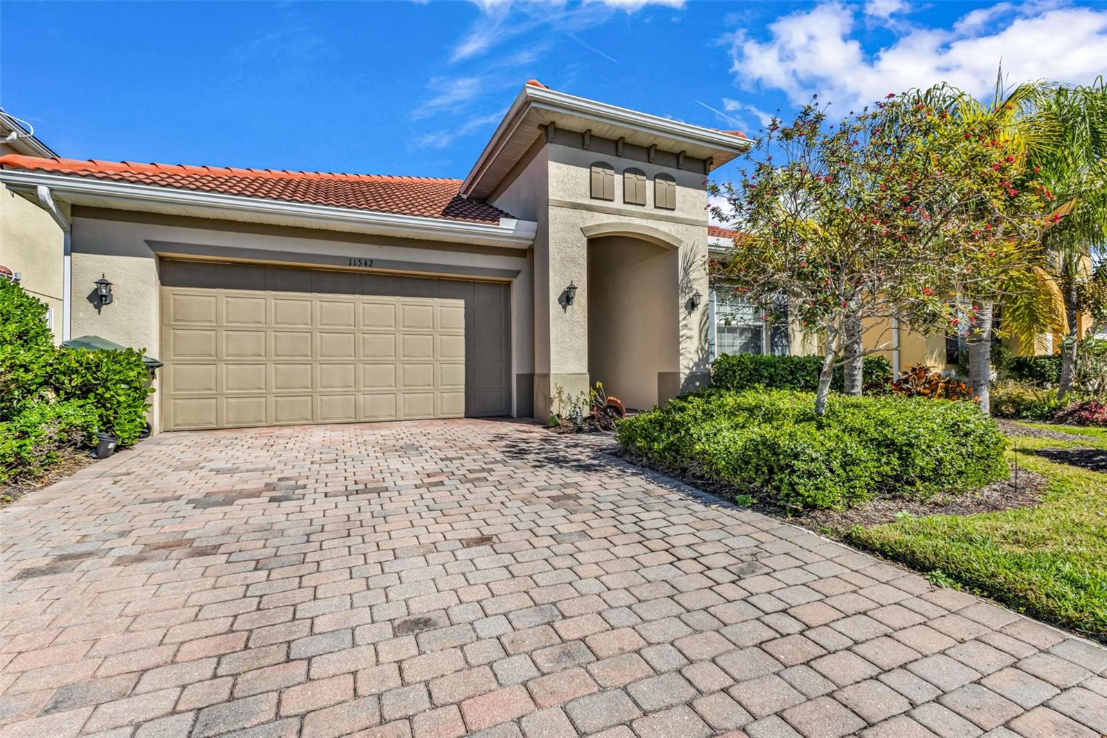 CARIBBEAN VILLAGE - Residential