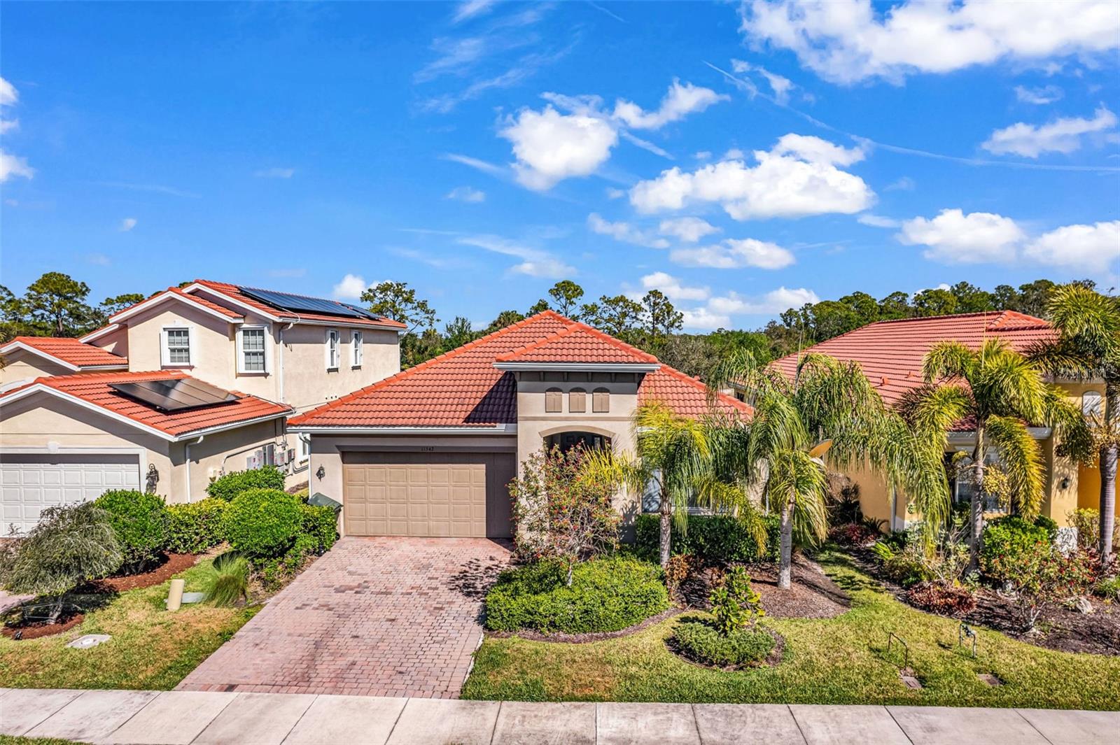 CARIBBEAN VILLAGE - Residential