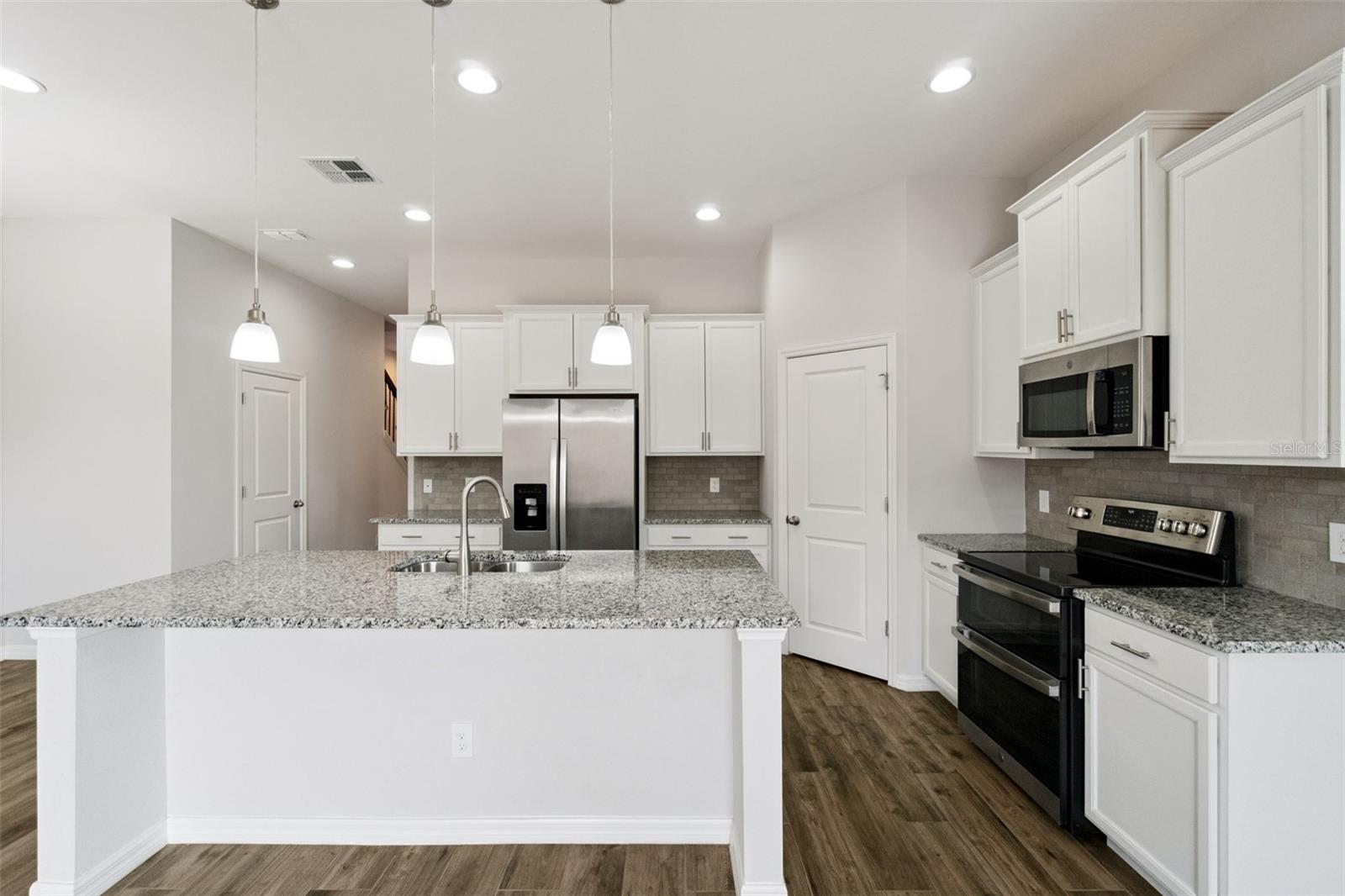 STONEWOOD ESTATES - Residential