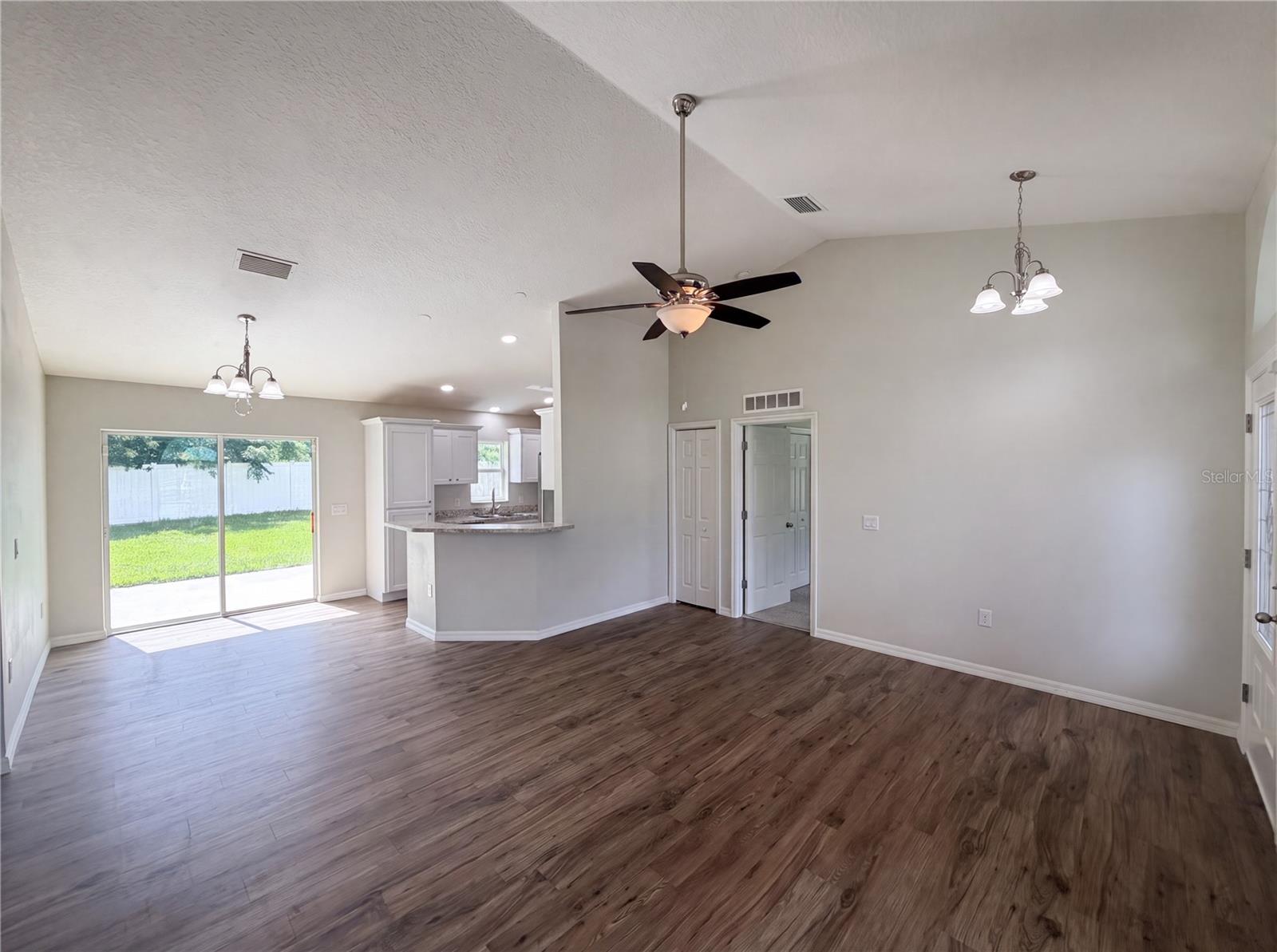 SPRING HILL - Residential