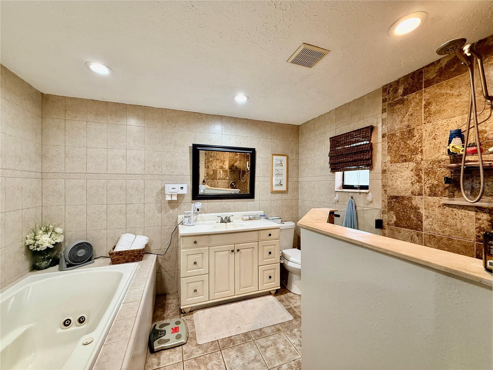 FOREST LAKE ESTATES - Residential