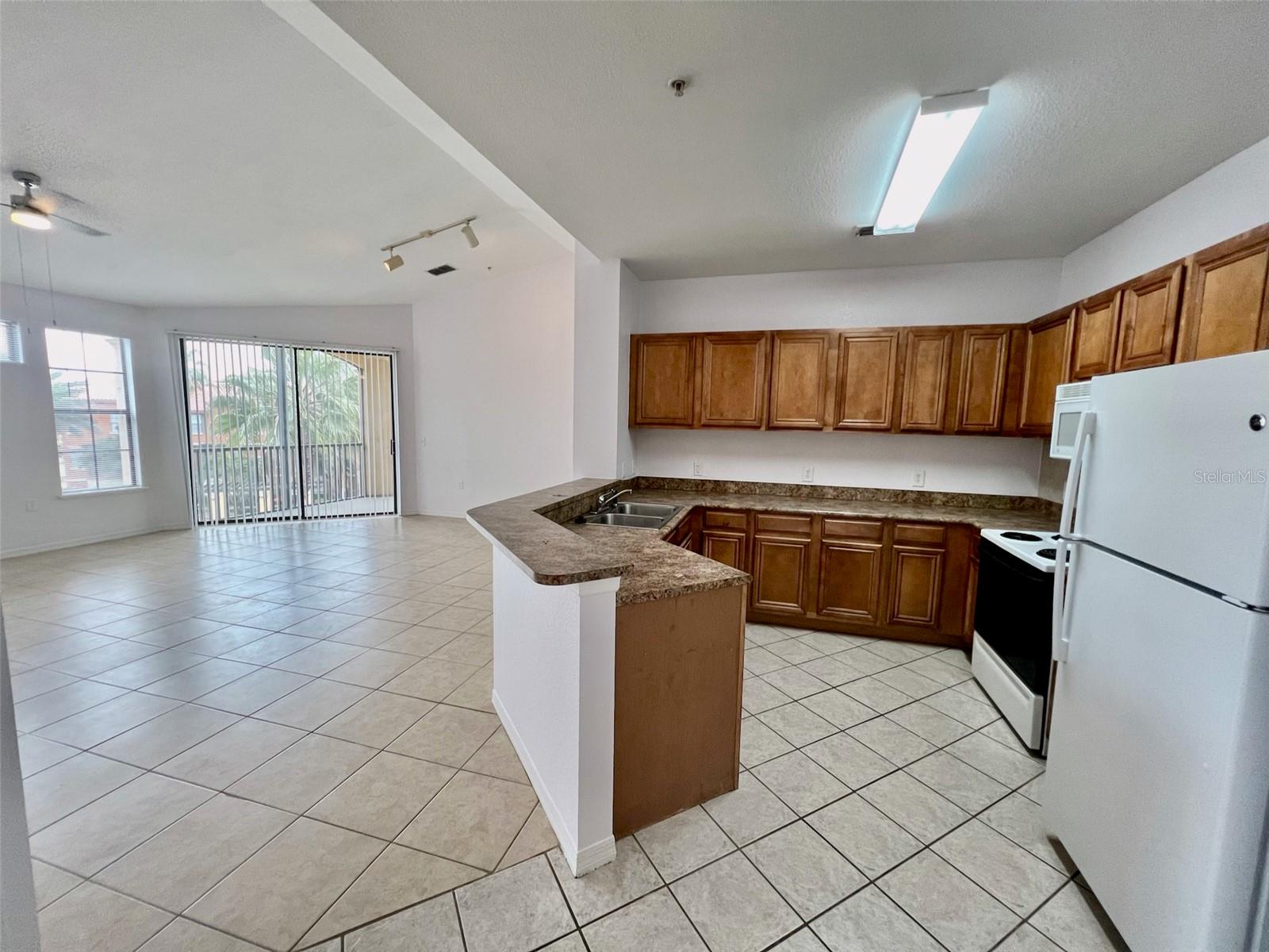 SERENATA CONDO - Residential Lease