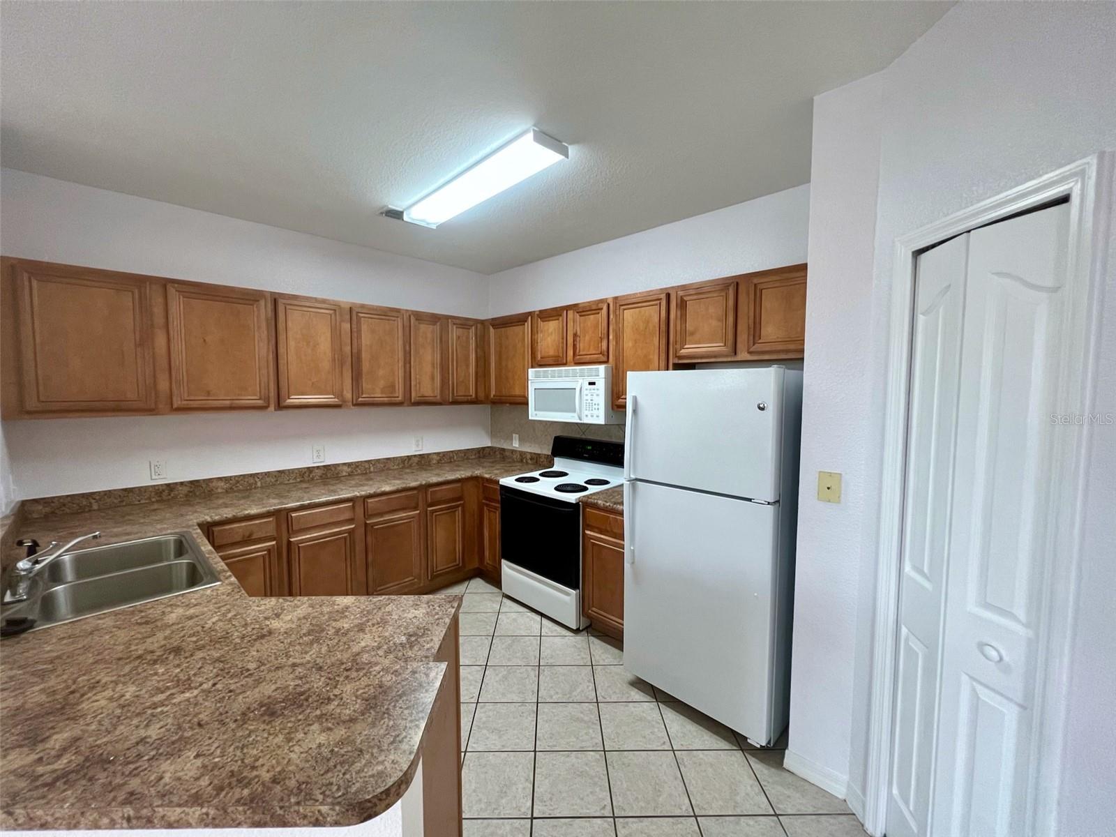 SERENATA CONDO - Residential Lease