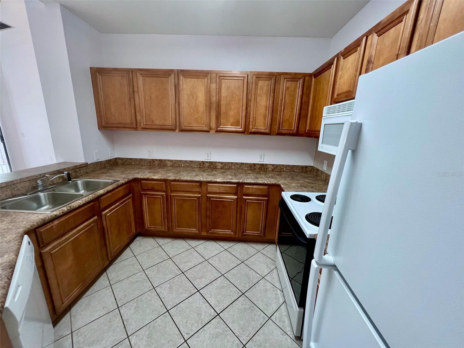 SERENATA CONDO - Residential Lease