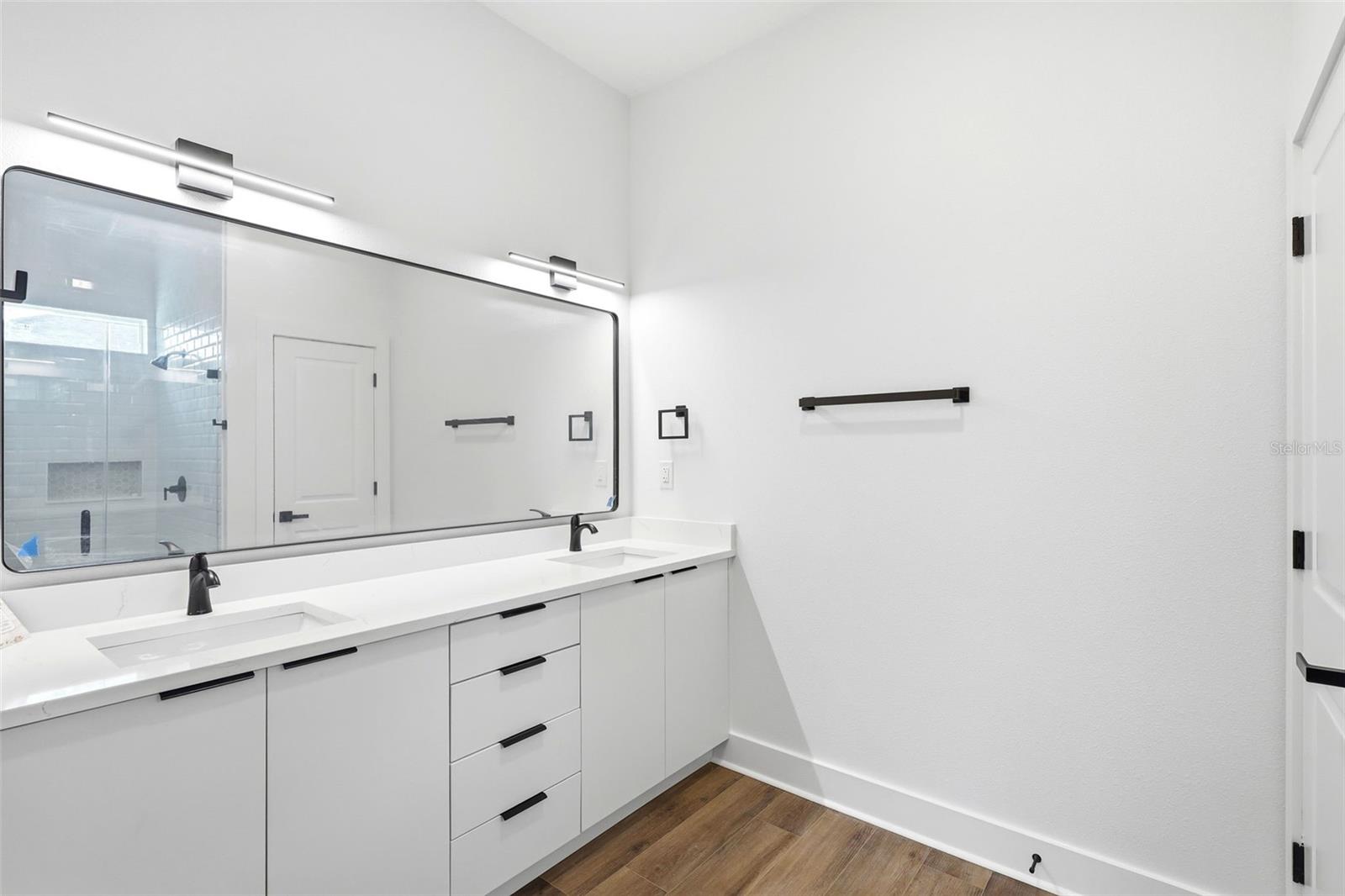 LAUREL RIDGE - Residential