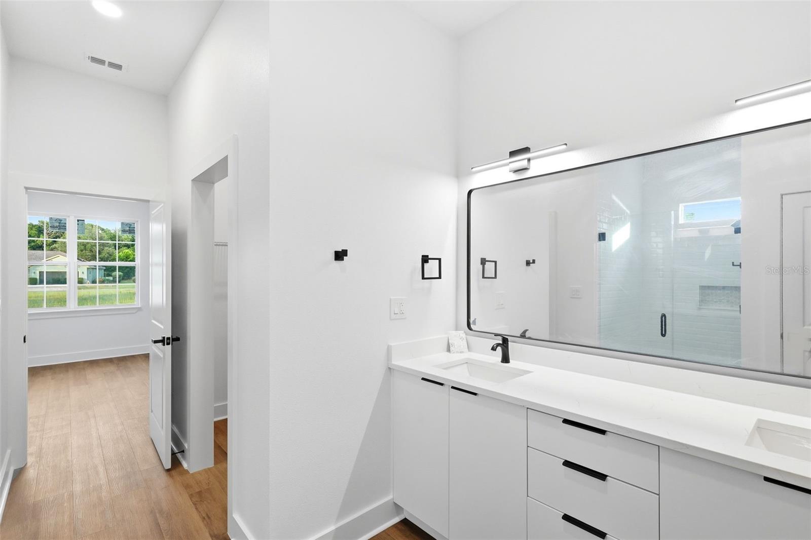 LAUREL RIDGE - Residential