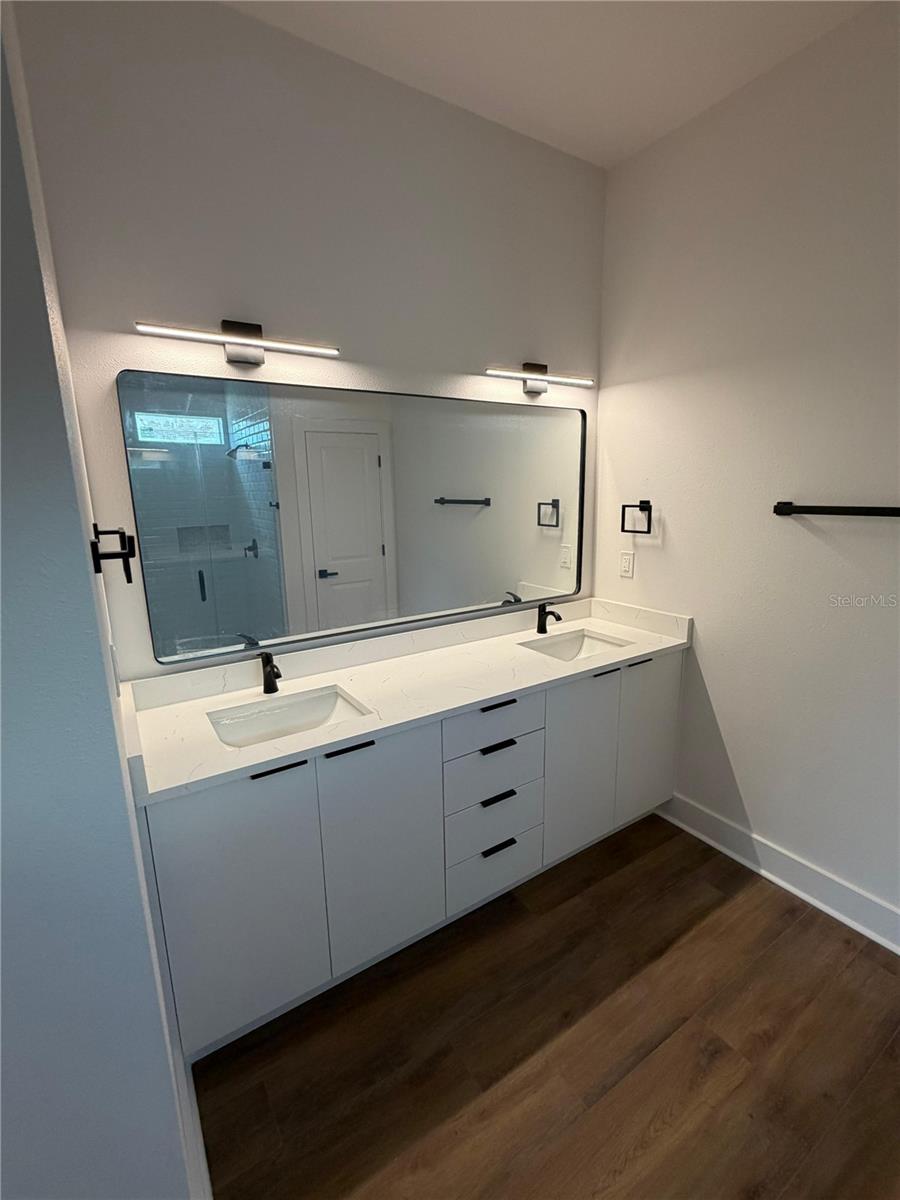 LAUREL RIDGE - Residential