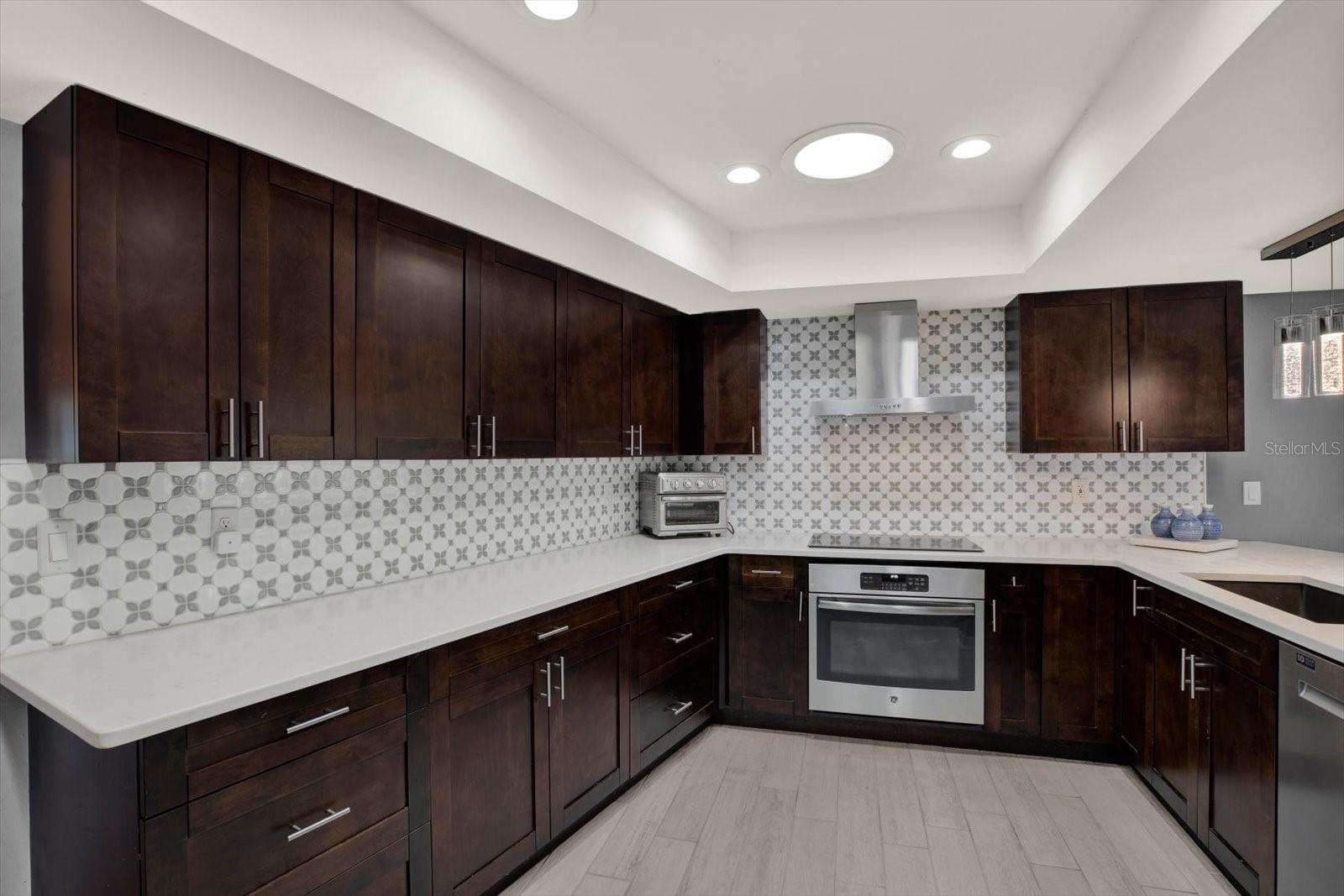 LAKEVIEW VILLAGE SEC D UNI - Residential