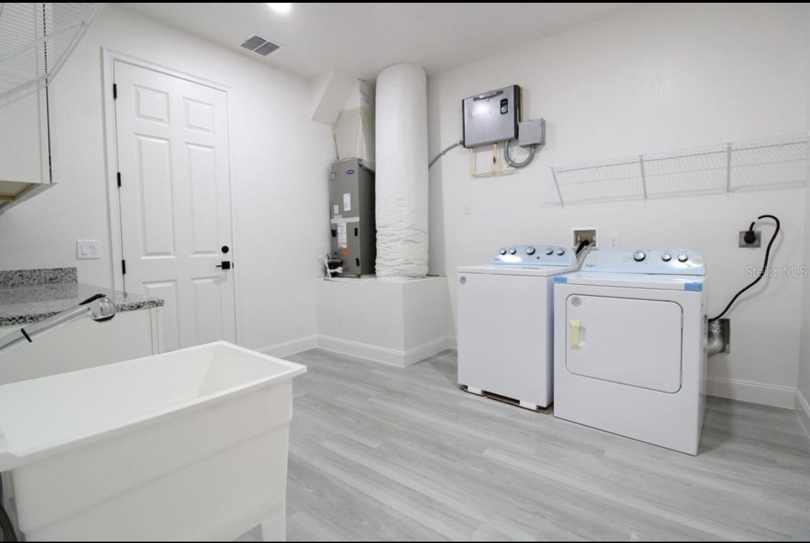 NOBLE PLACE - Residential Lease