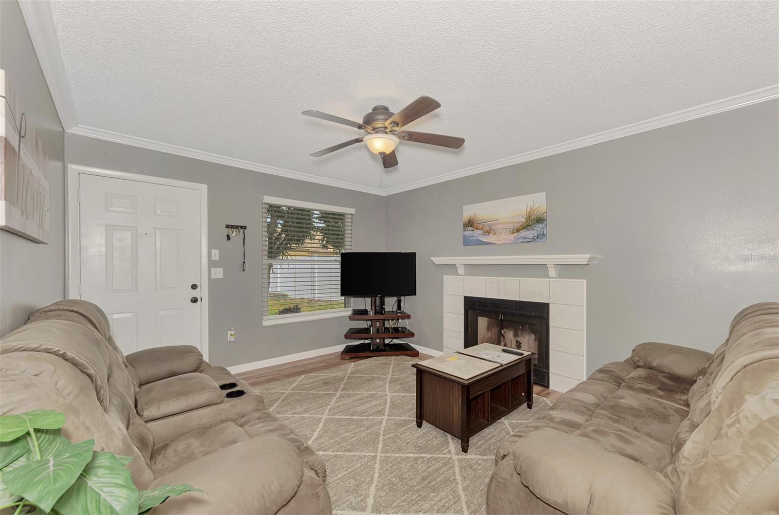 MIRROR LAKE CONDO SEC 3 - Residential