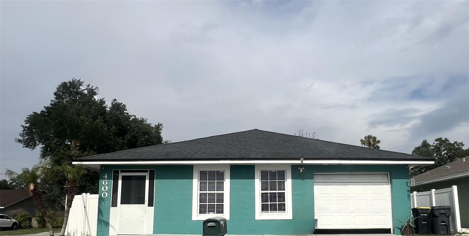 AVON VILLA SUB - Residential
