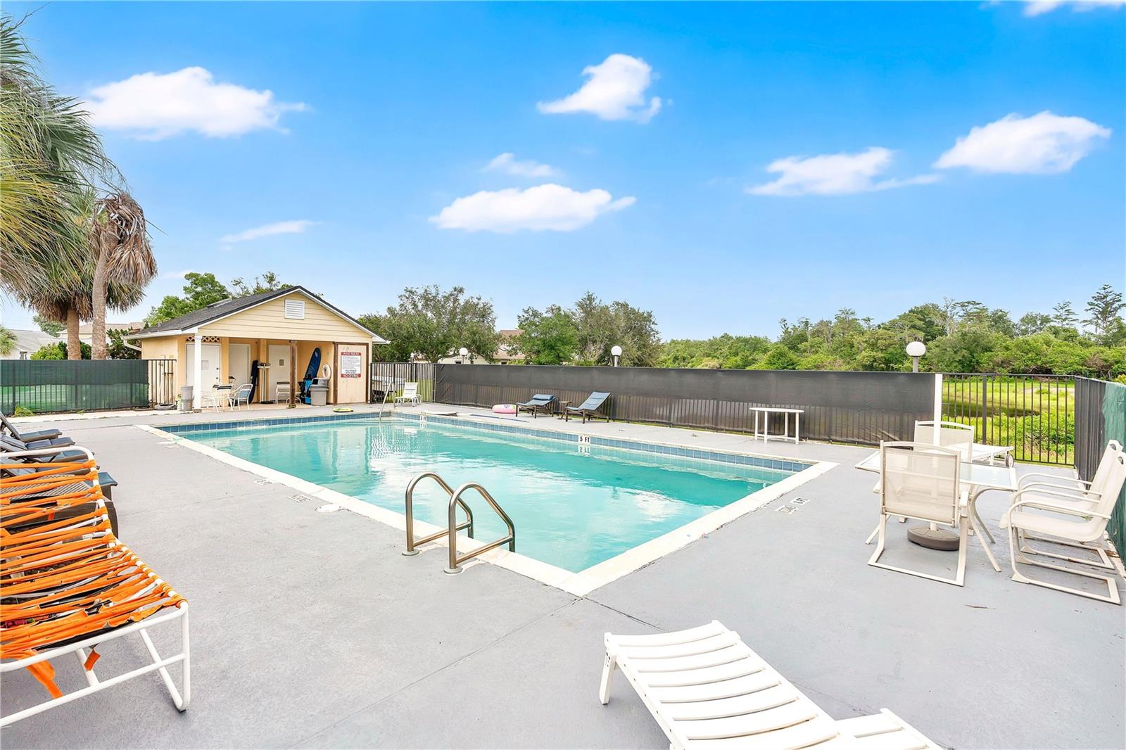 WHISPER LAKES - Residential