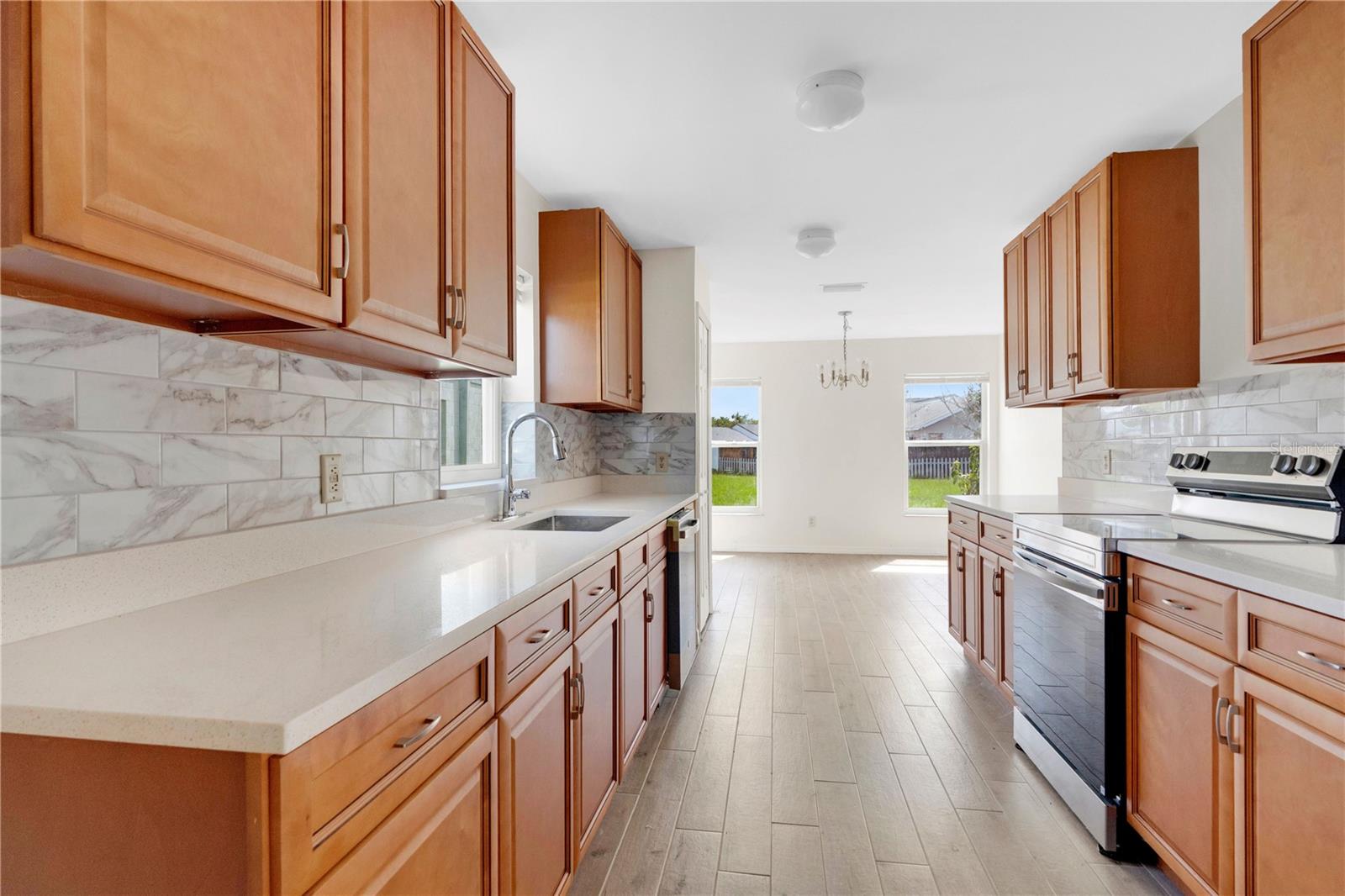 WHISPER LAKES - Residential