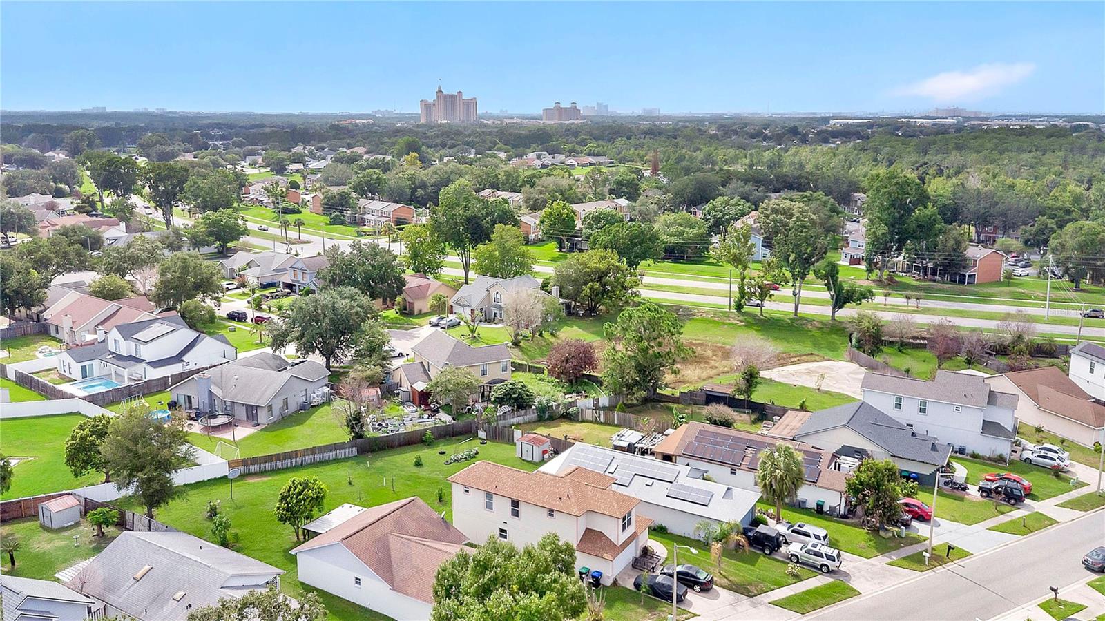 WHISPER LAKES - Residential