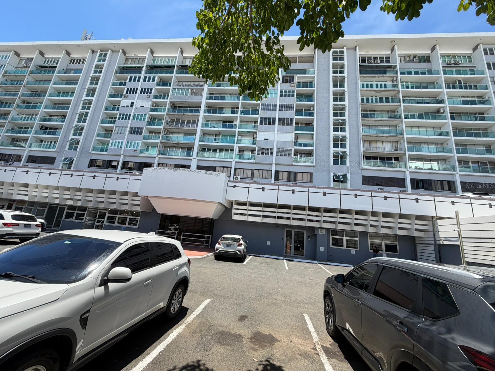 CONDO. CARIBBEAN TOWERS, SAN JUAN, PR - Residential