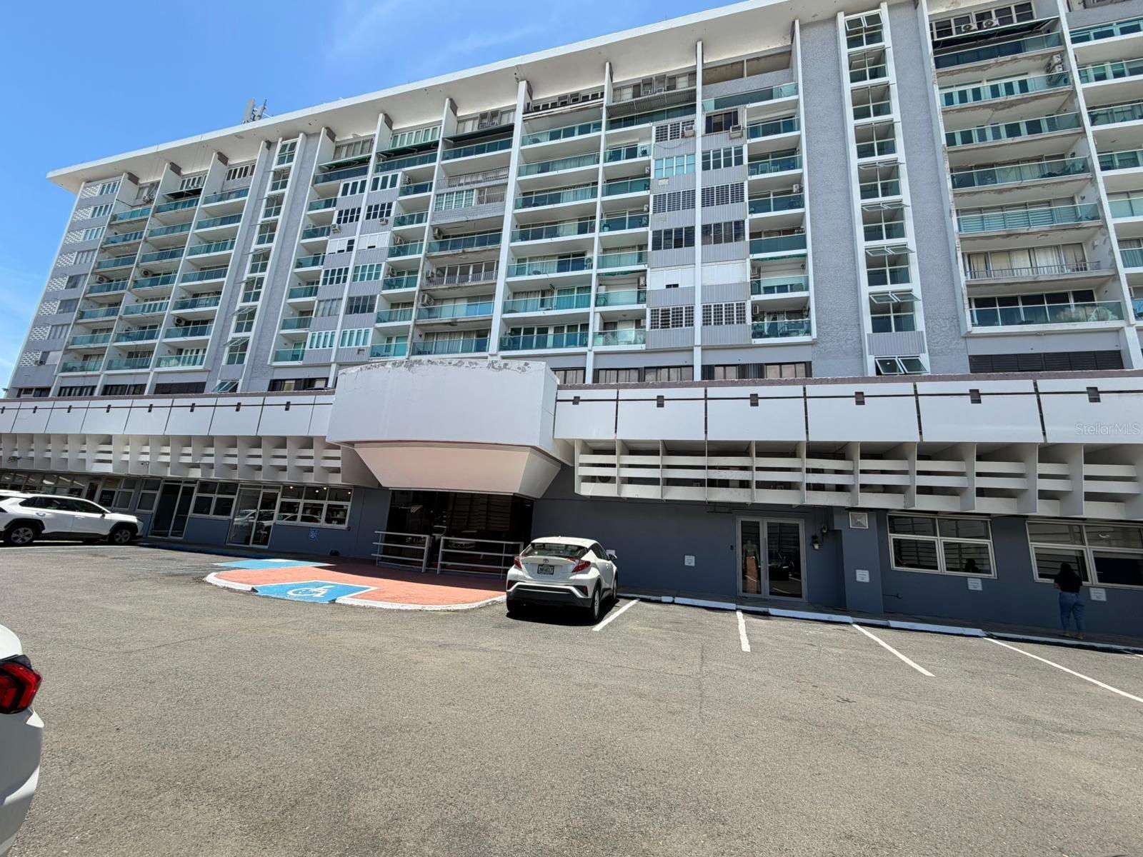 CONDO. CARIBBEAN TOWERS, SAN JUAN, PR - Residential