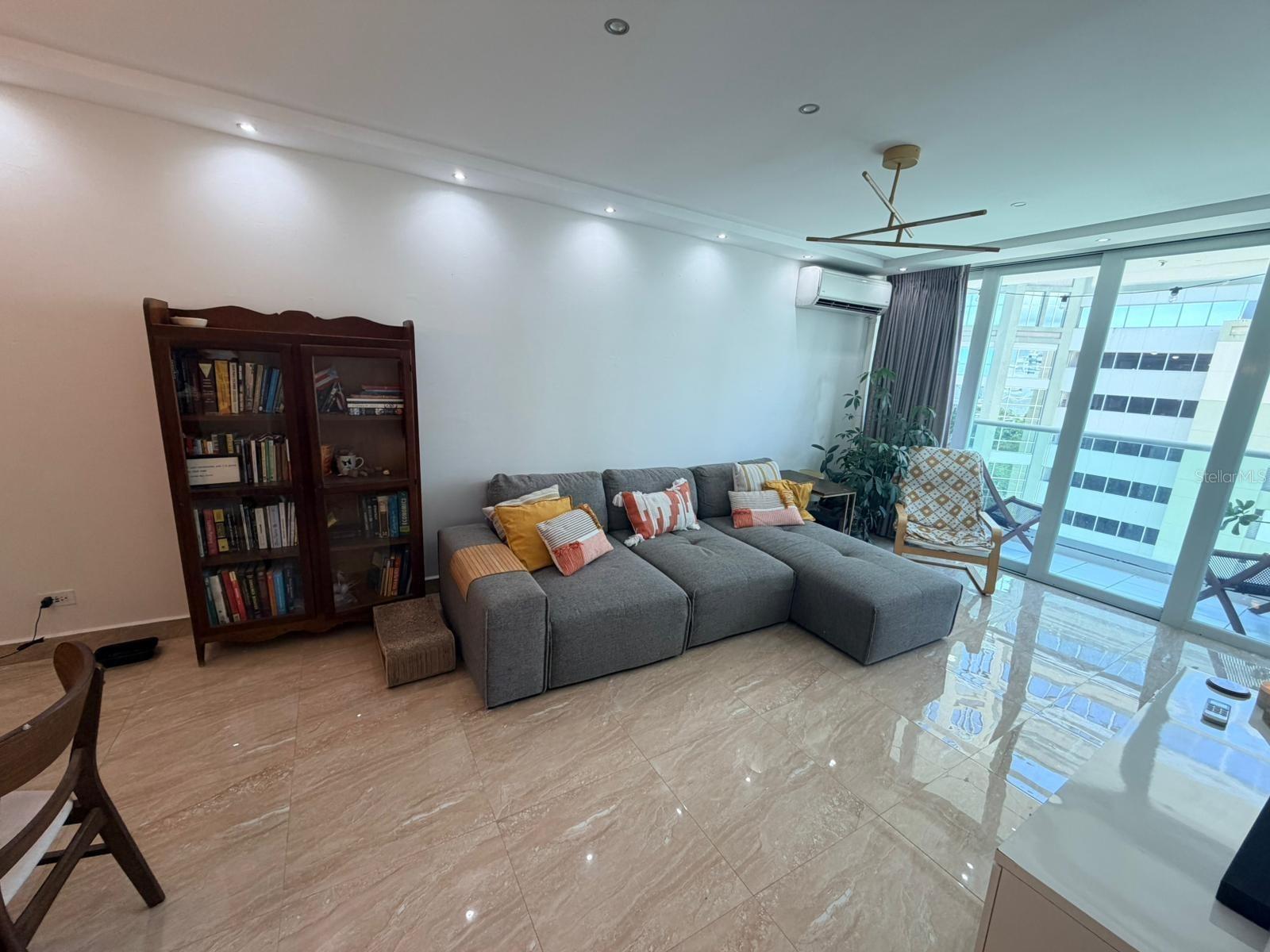 CONDO. CARIBBEAN TOWERS, SAN JUAN, PR - Residential