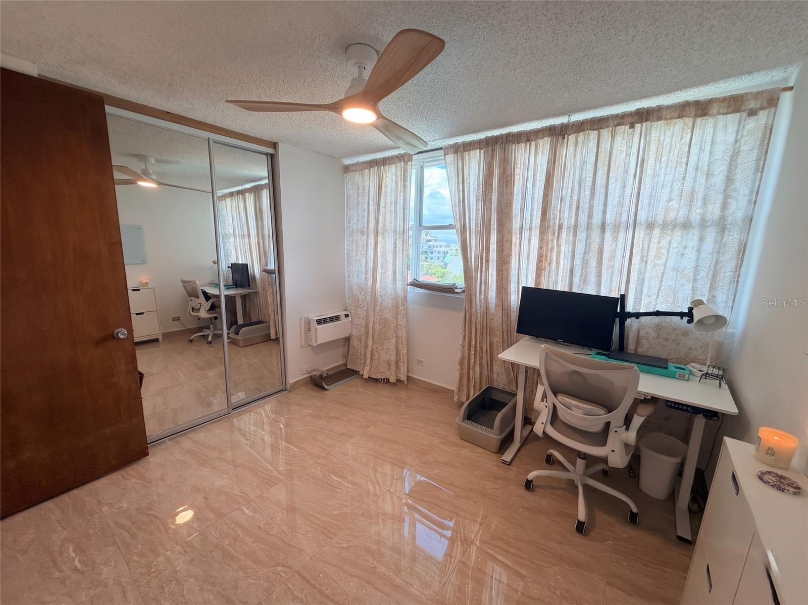 CONDO. CARIBBEAN TOWERS, SAN JUAN, PR - Residential