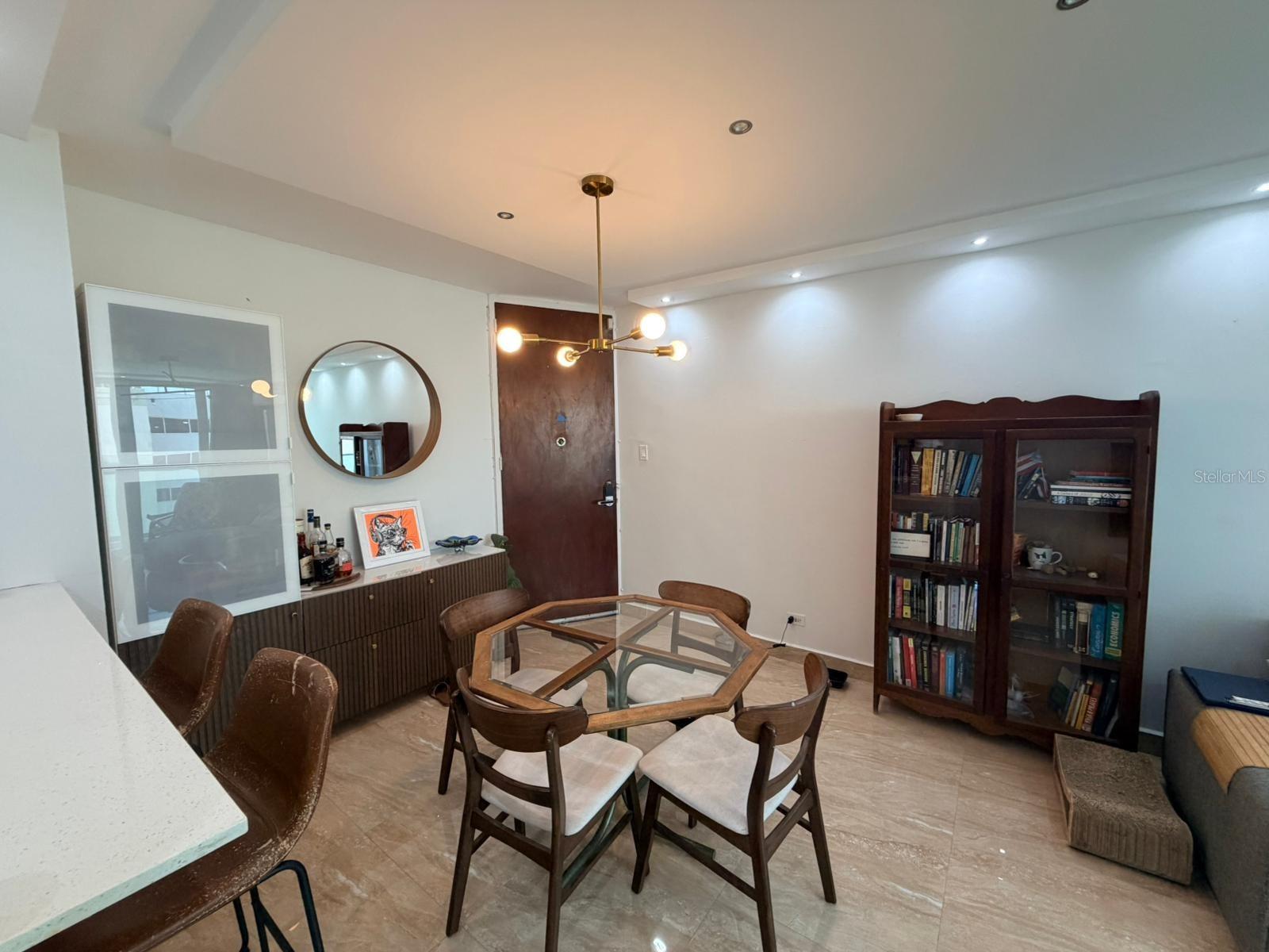 CONDO. CARIBBEAN TOWERS, SAN JUAN, PR - Residential