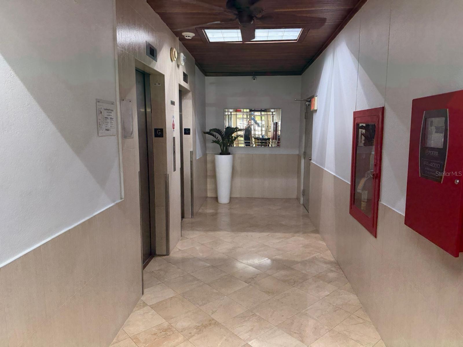 CONDO. CARIBBEAN TOWERS, SAN JUAN, PR - Residential