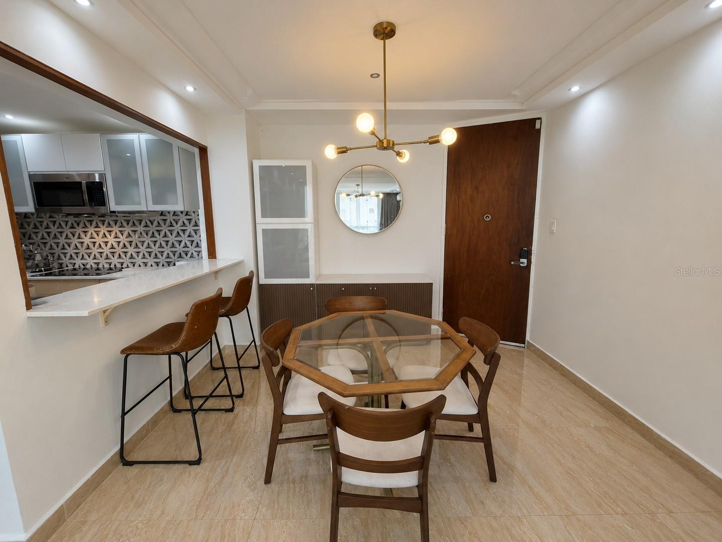 CONDO. CARIBBEAN TOWERS, SAN JUAN, PR - Residential