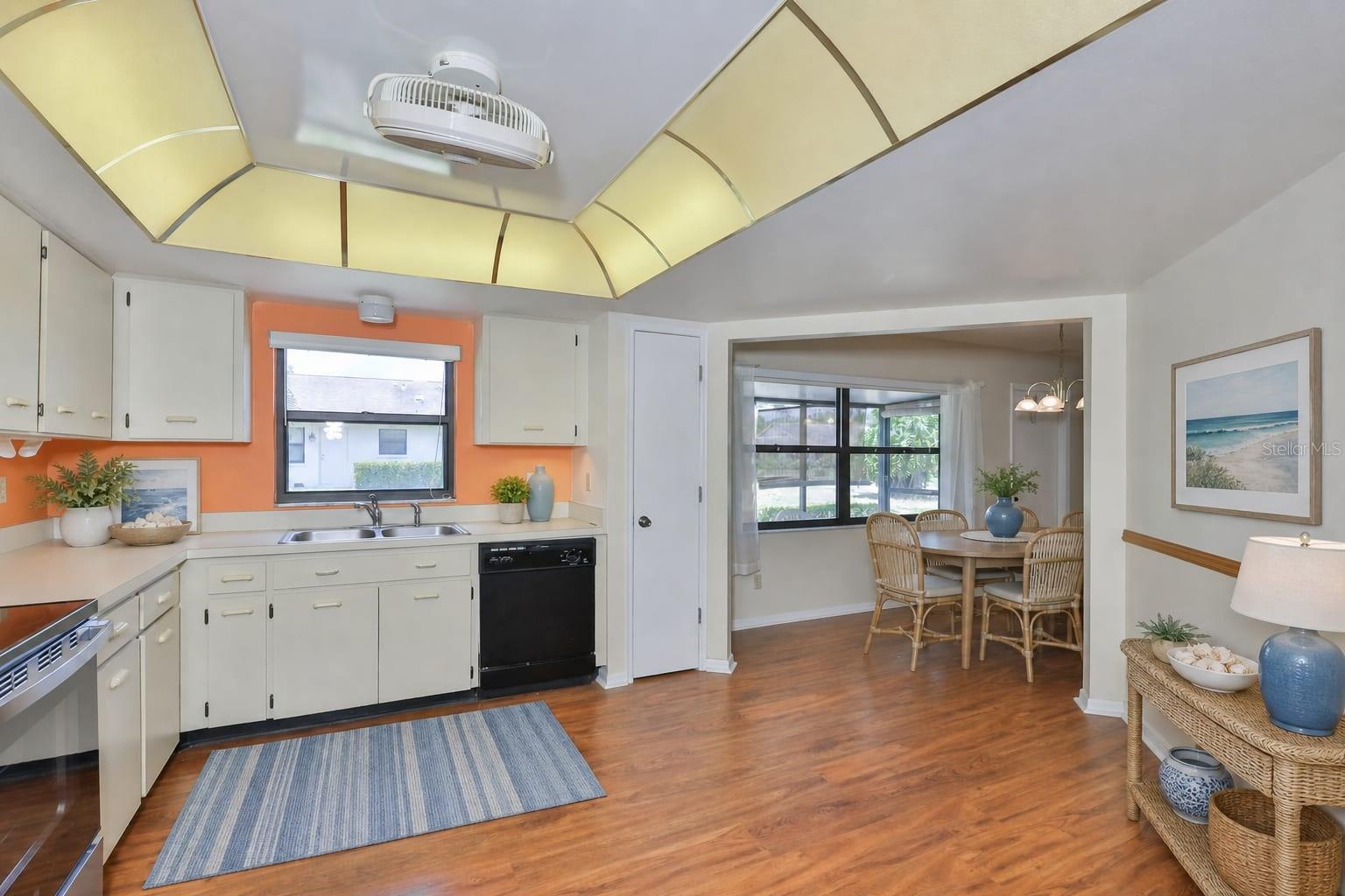 LANCASTER II CONDO - Residential