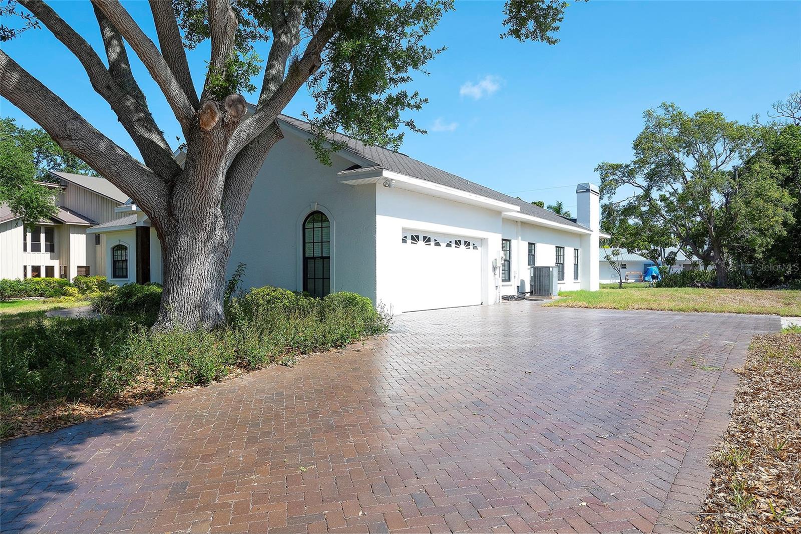 PALMA SOLA BAY GARDENS - Residential