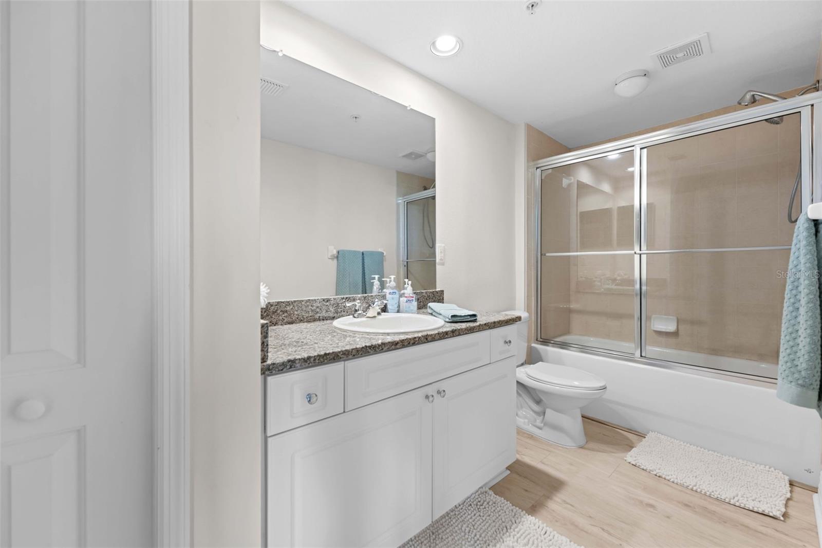 SEAVIEW PLACE - Residential