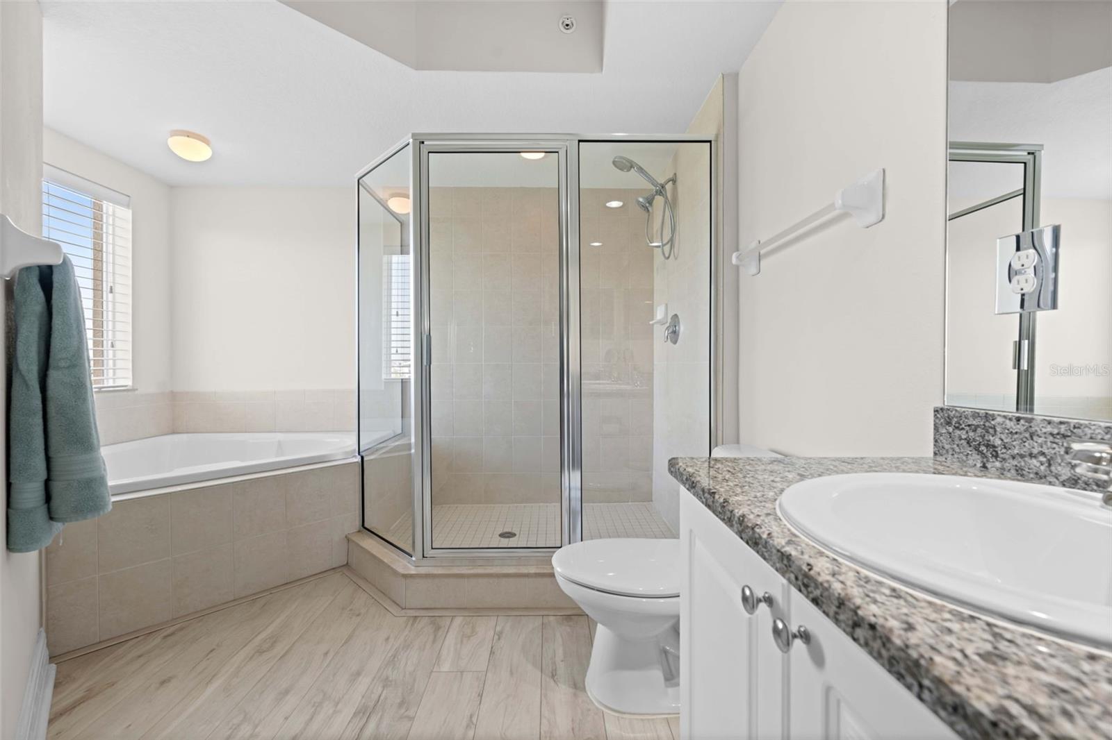 SEAVIEW PLACE - Residential