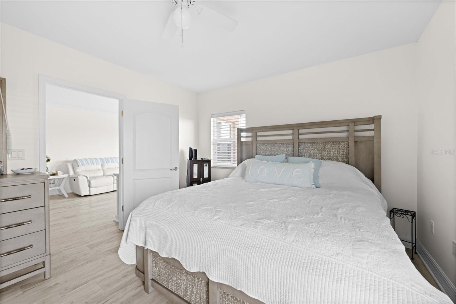 SEAVIEW PLACE - Residential