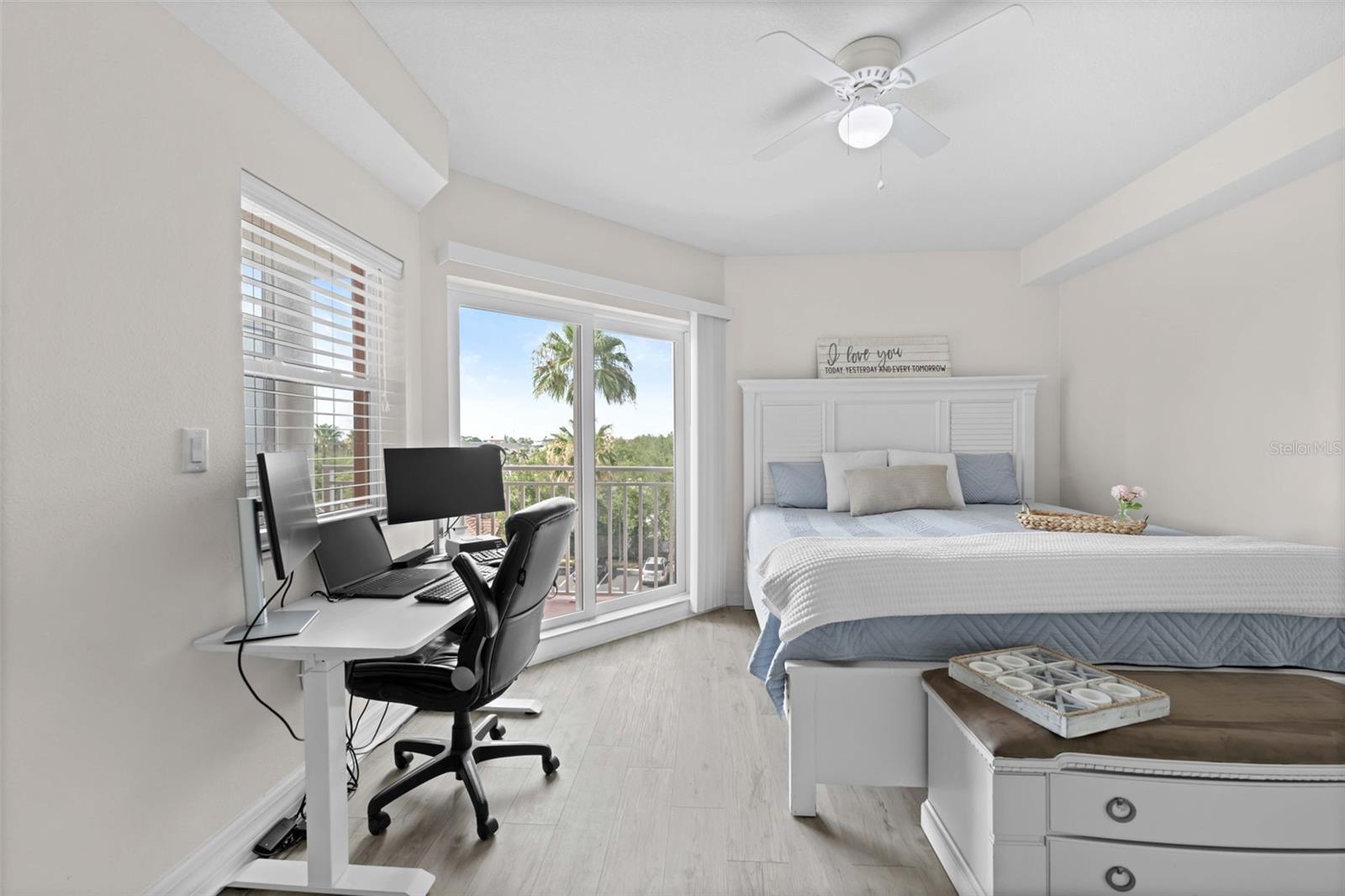 SEAVIEW PLACE - Residential