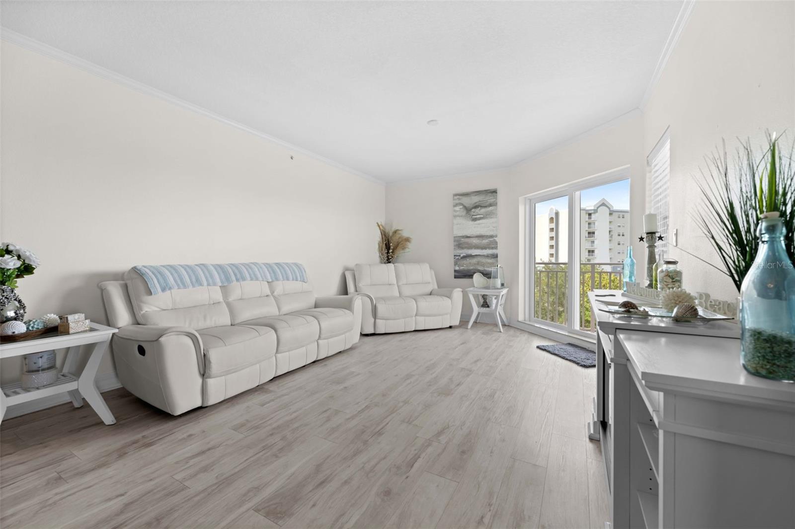SEAVIEW PLACE - Residential