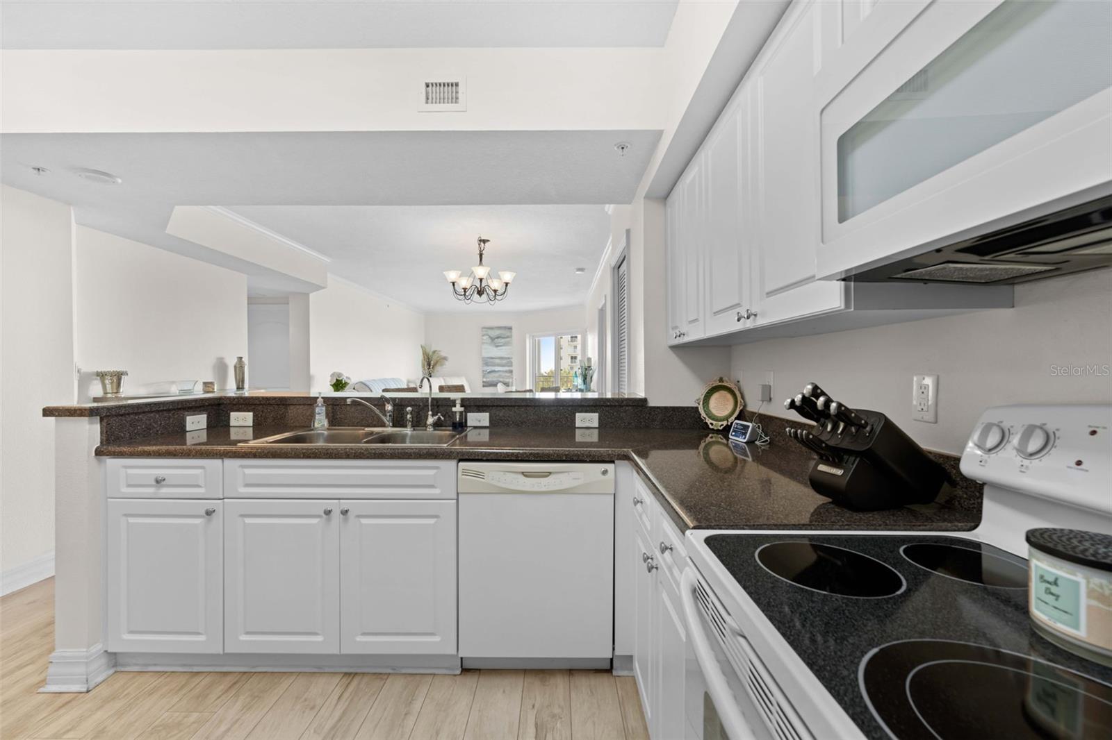 SEAVIEW PLACE - Residential