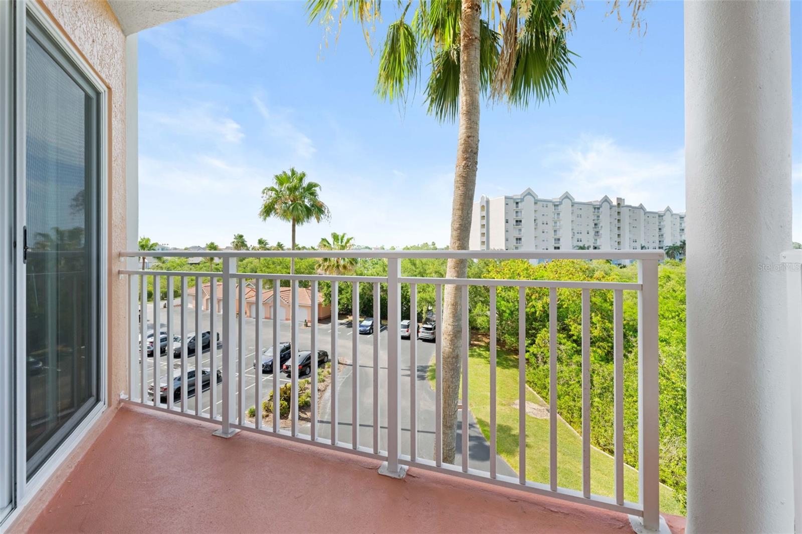 SEAVIEW PLACE - Residential