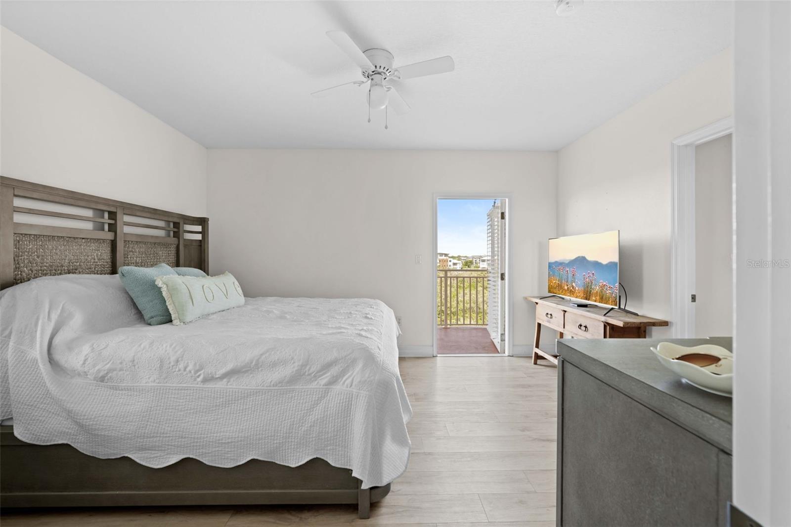 SEAVIEW PLACE - Residential