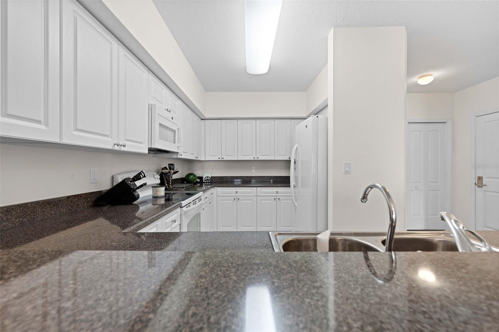 SEAVIEW PLACE - Residential