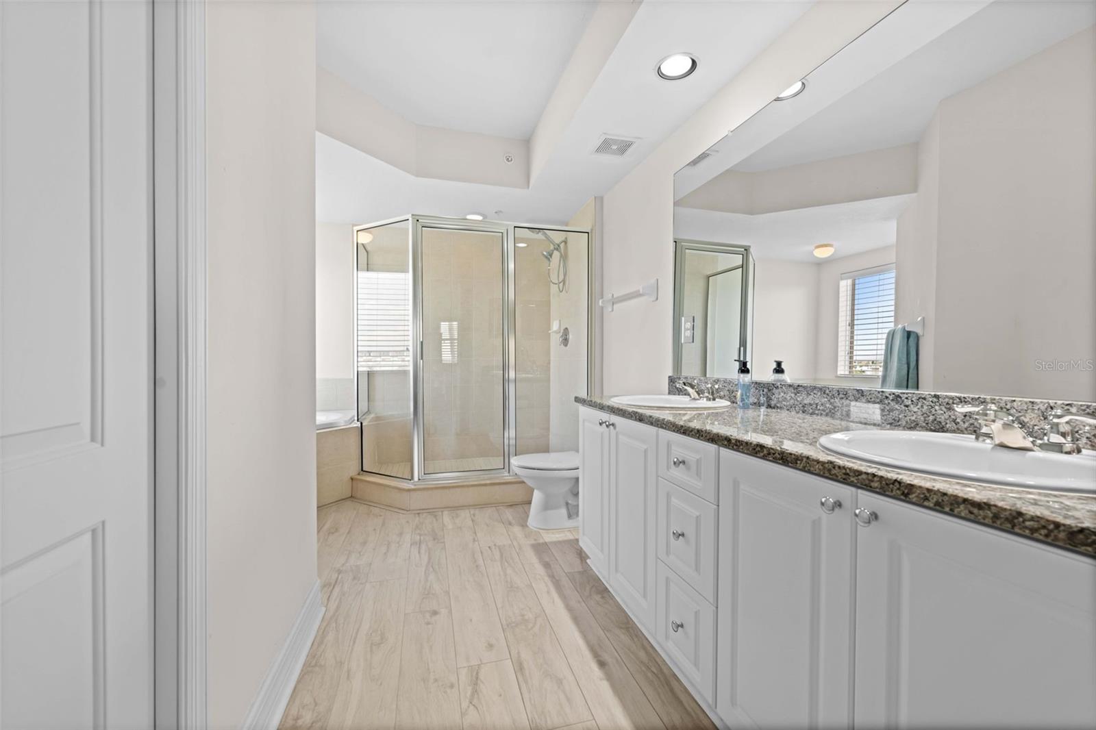 SEAVIEW PLACE - Residential