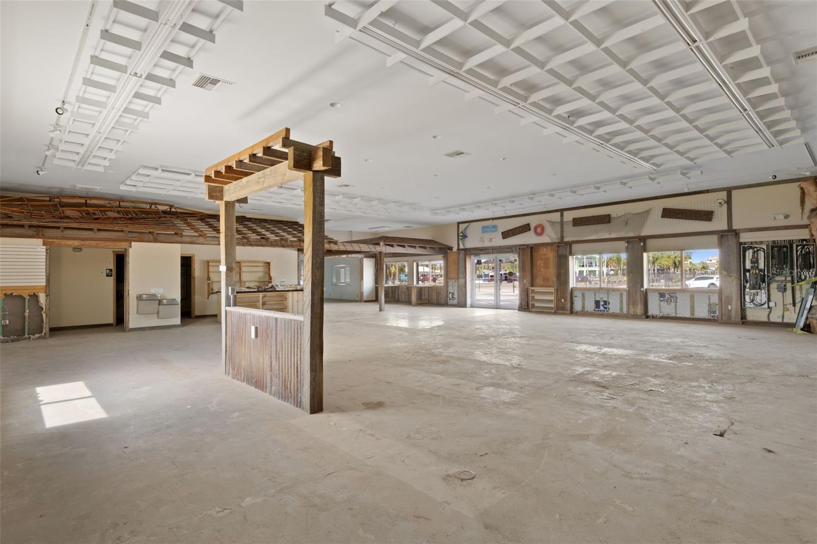 TIDEWATER COMM CENTER - Commercial Sale