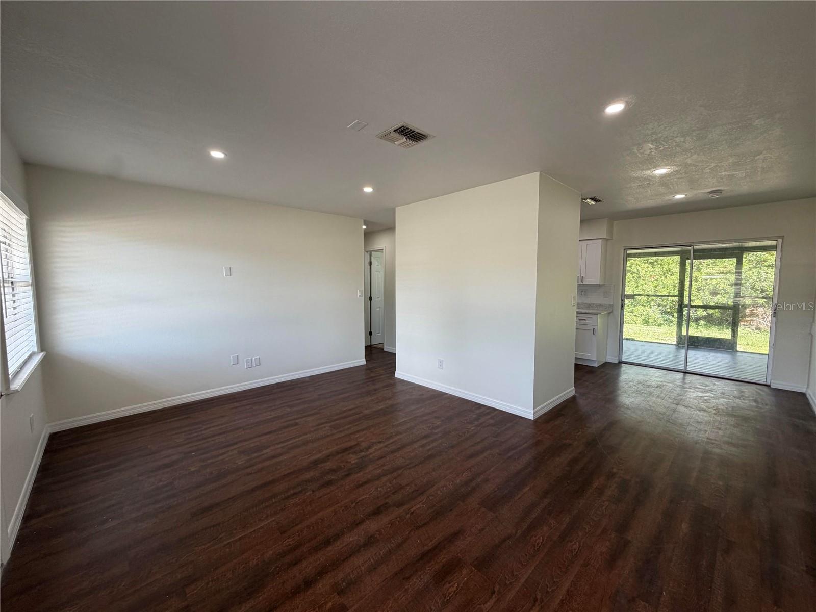 PARK LAKE ESTATES - Residential Lease