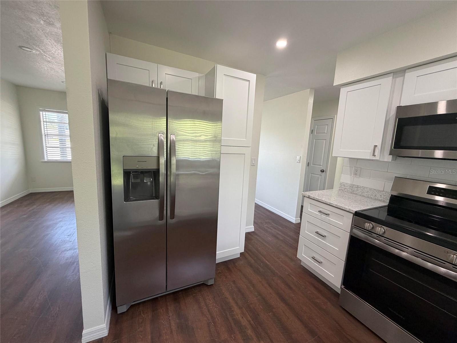 PARK LAKE ESTATES - Residential Lease