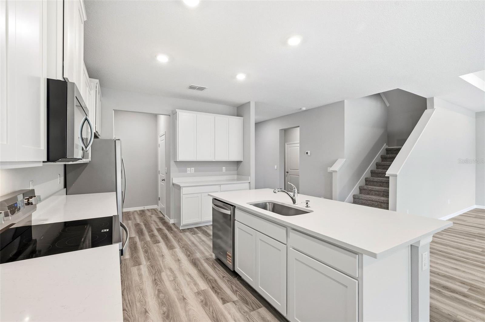 ANGELINE PH 4A - Residential Lease