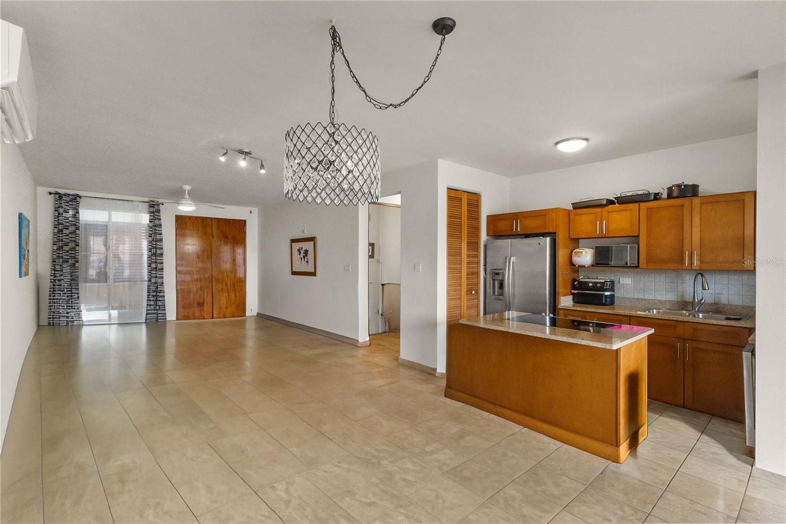 HARBOUR LAKES - Residential